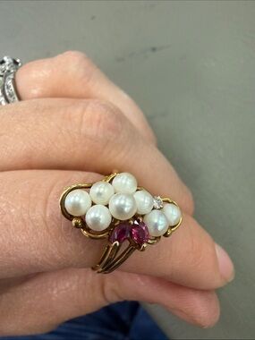 Classic Pearl and Ruby Cluster Ring in Gold - Size 5